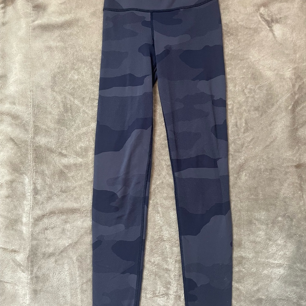 Aerie Camo Navy leggings